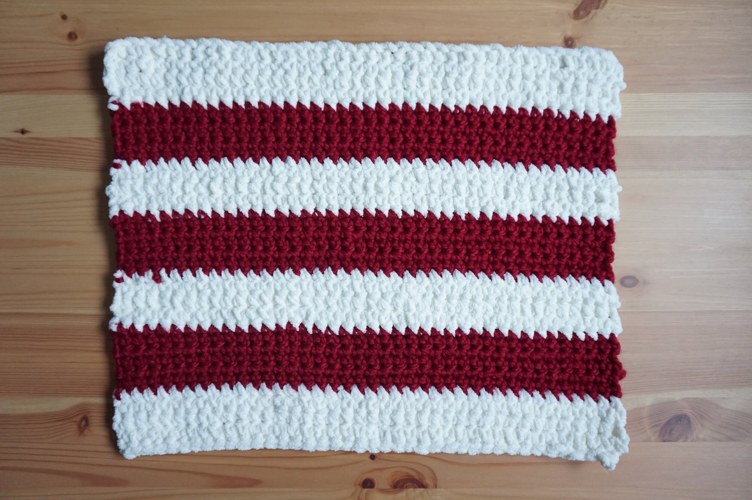Bernat Blanket Yarn and Lion Brand Wool Ease Thick and Quick Yarn  Bath/Kitchen Mat Free Crochet Pattern - Jess Crafting