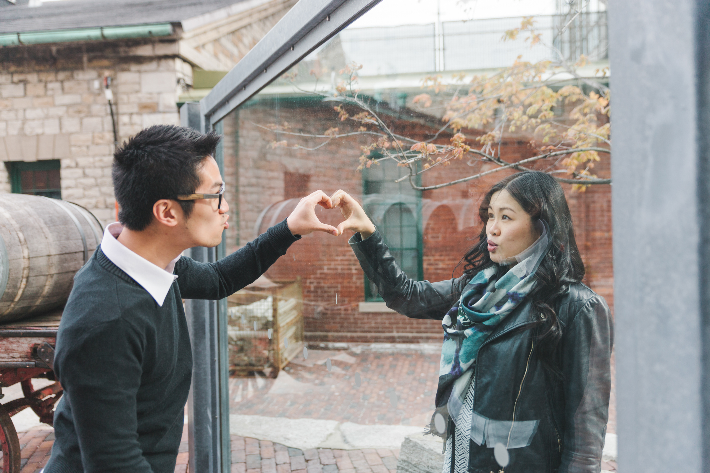 distillery_toronoto_engagement_photography-3448.jpg