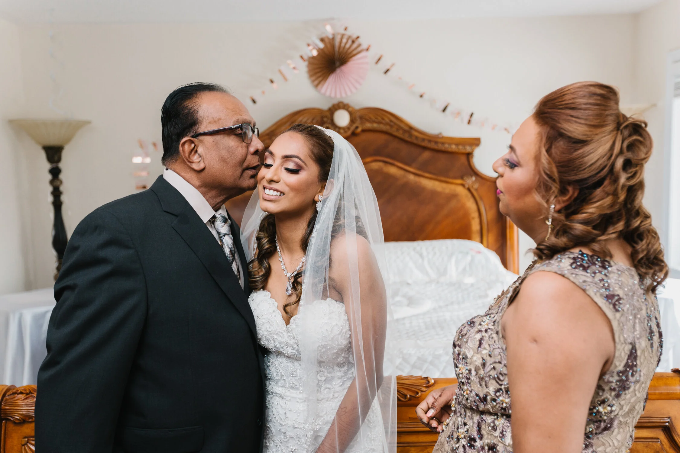 Indian_Guild Inn_Wedding_Photography_Toronto--111.jpg