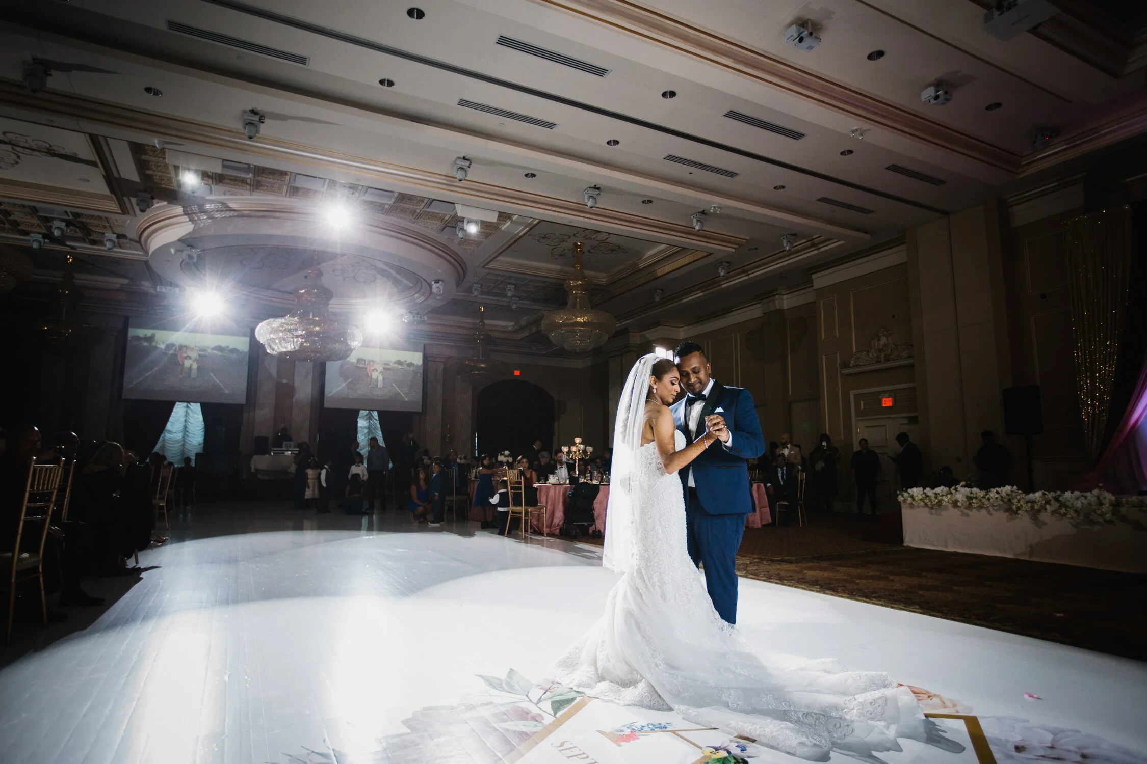 Indian_Guild Inn_Wedding_Photography_Toronto--221.jpg