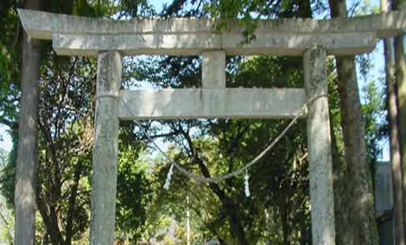  The “Tori” or gate to the Nokido Shrine. 