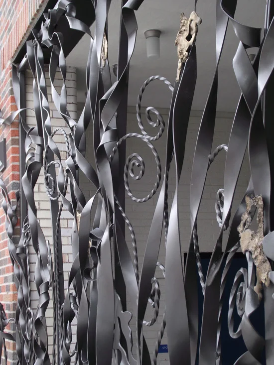 ..blowing in the wind: detail