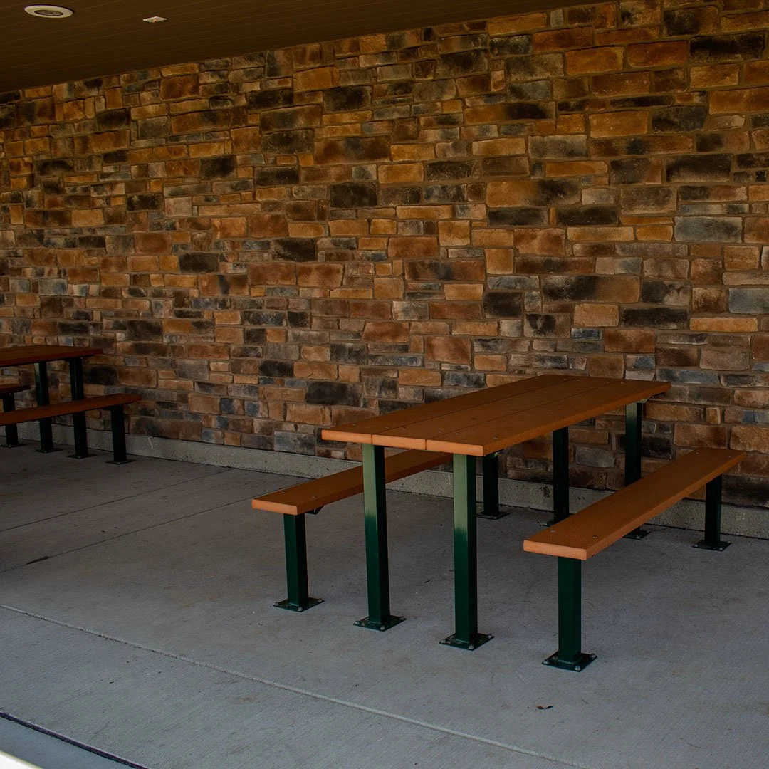 Commercial picnic table with recycled plastic top