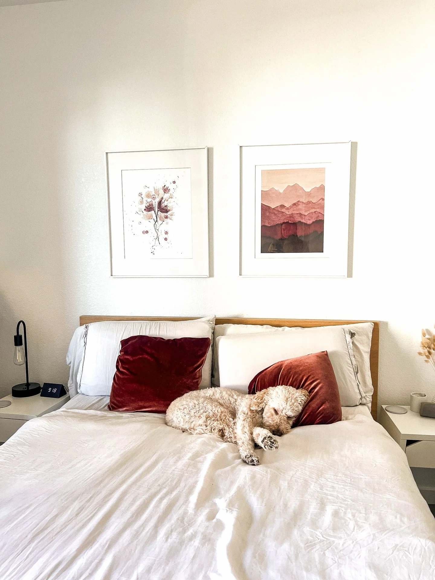 Unfortunately, I&rsquo;m not currently able to ship cute pups with my prints, but the team is hard at work at a solution 😍

This is Delicate &amp; Dense and A Setting Sangiovese Sun &mdash; love this pairing! 

#interiors #wallart #bedroomstyle #coz