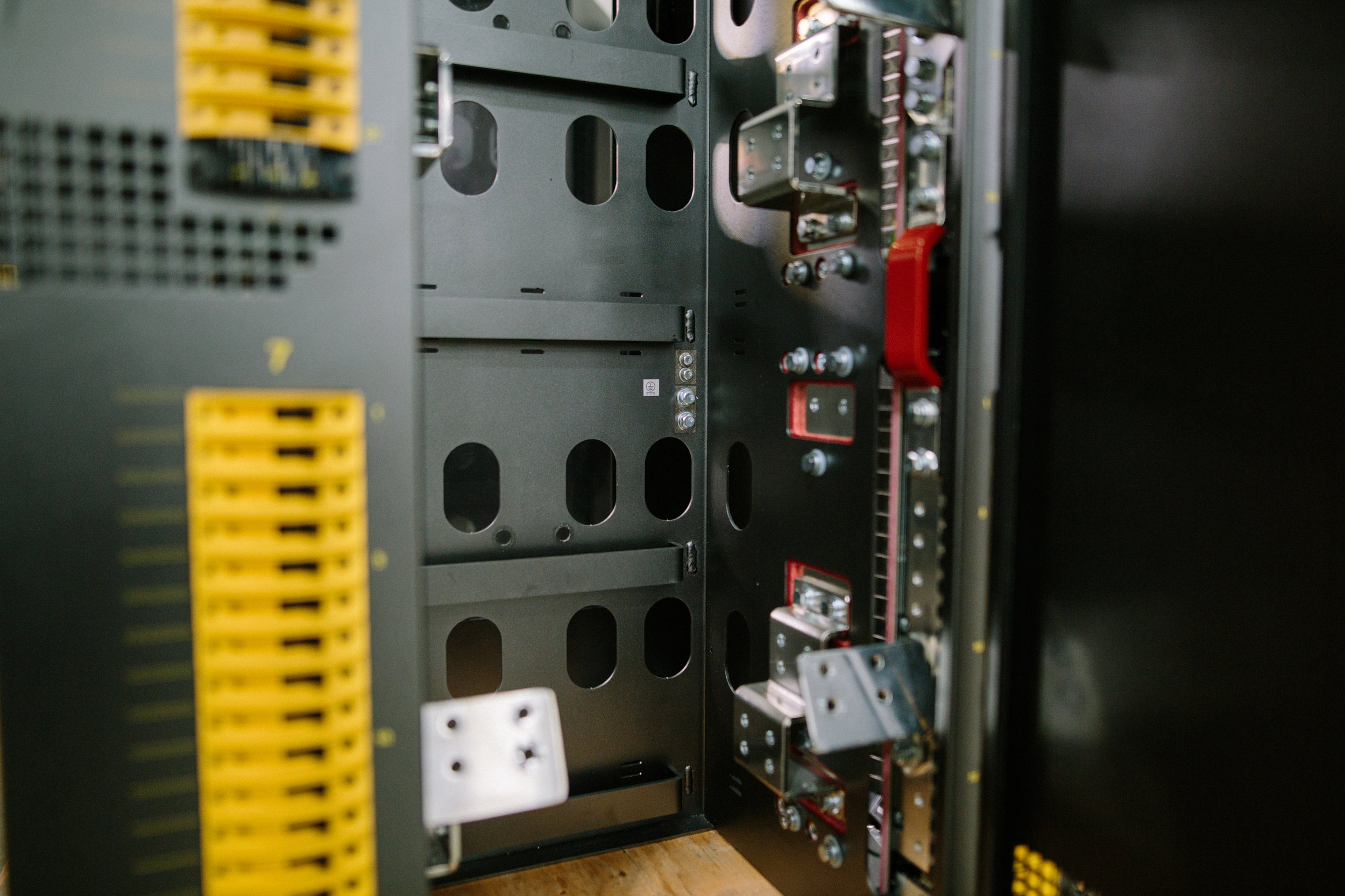 Power Solutions — Amphenol Global Interconnect Systems