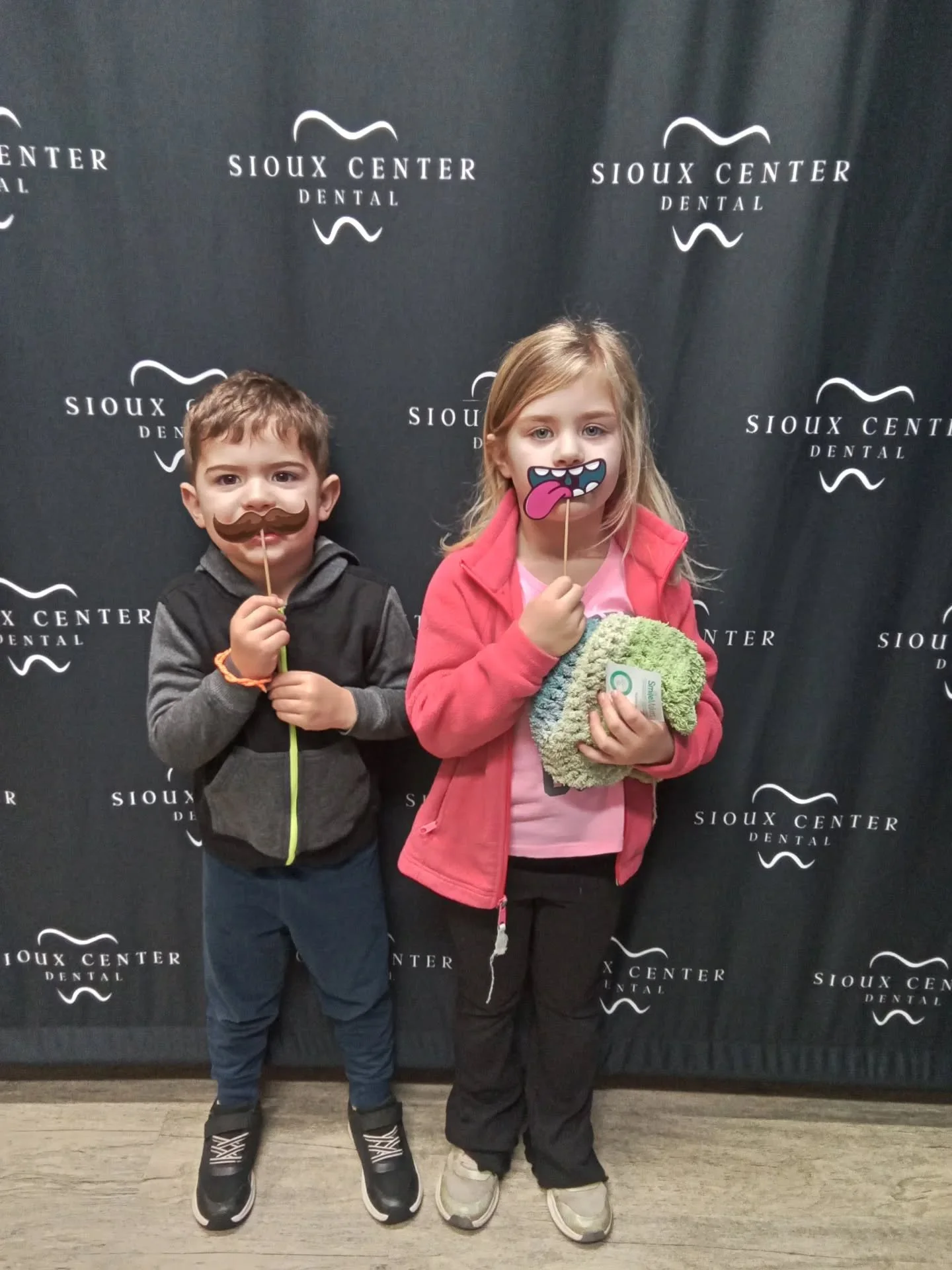 Happy Friday! Here's our recent ✨️No Cavity Club✨️ kids! Congrats to Micah, Jocelyn, Raelyn, Kynlee, and Julian on having great checkups! Keep up the great brushing, kids! 🦷🪥😁
.
.
.
#siouxcenterdental 
#faithfamilyservice 
#generaldentist 
#nocavi