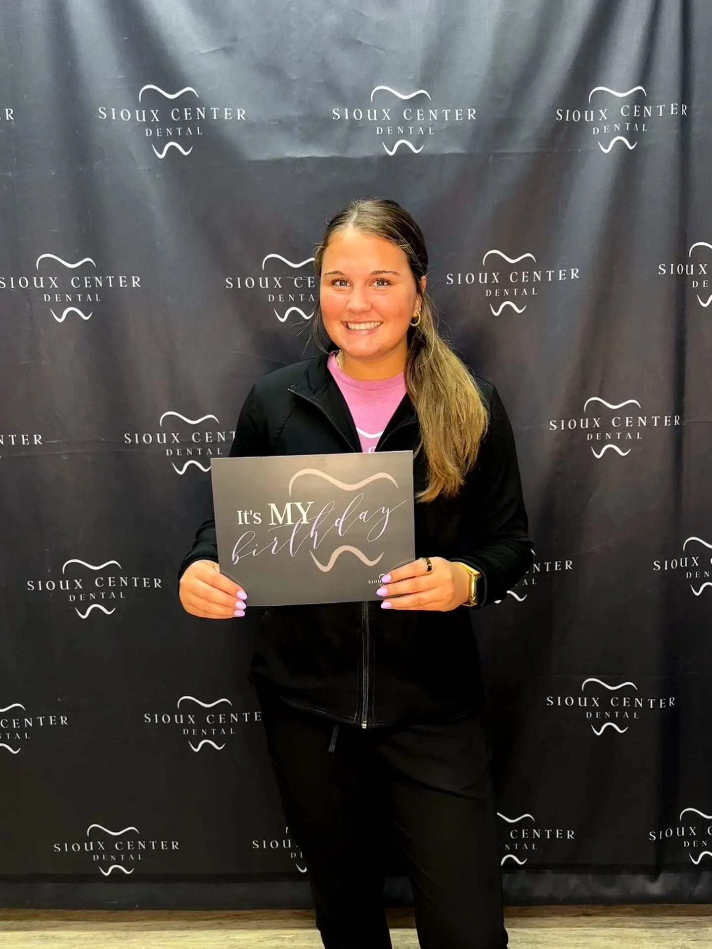 Please join us in wishing Addi a very HAPPY BIRTHDAY! 🎂🥳🎉 
.
.
.
#siouxcenterdental 
#faithfamilyservice 
#generaldentist 
#celebratelife 
#happybirthda