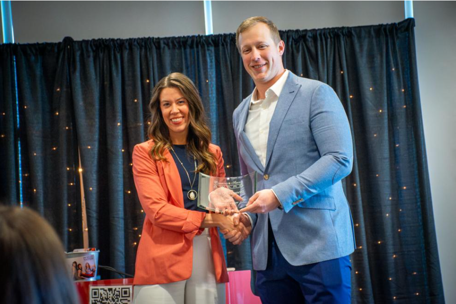 ‘Rog’s Corner’ wins Community Service Award