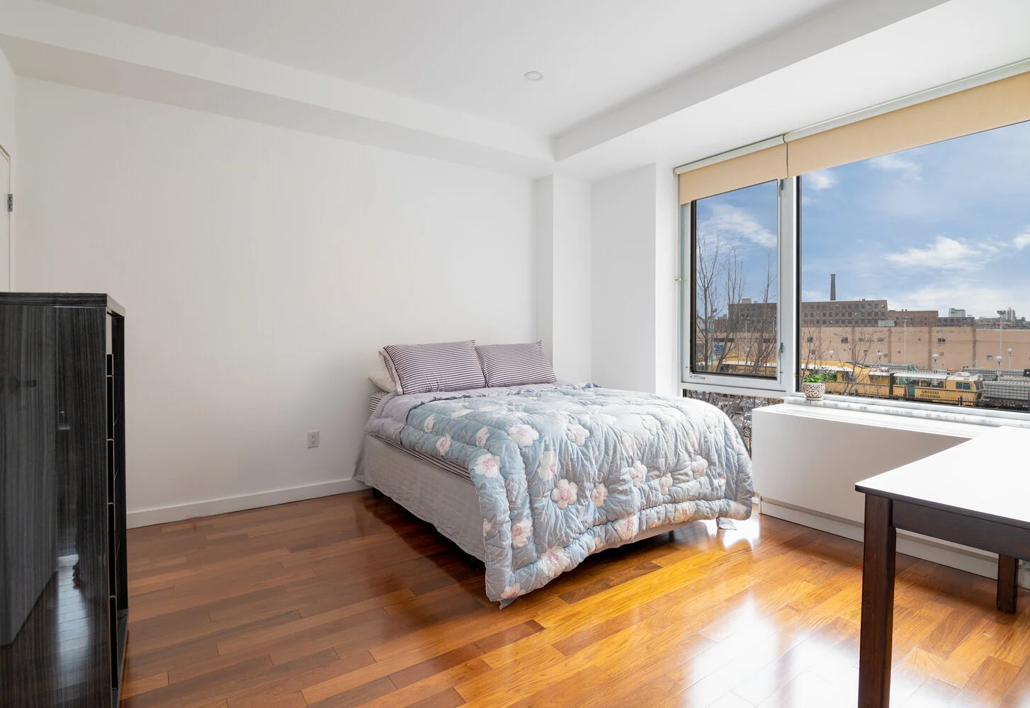 2-40 51st Ave, 2C bedroom.jpg