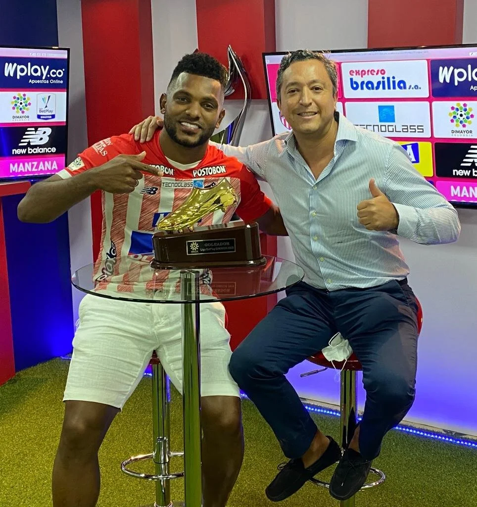 BORJA RECIBIÓ PREMIO DE GOLEADOR: 'ESPERO TENER MÁS DE ESTOS'