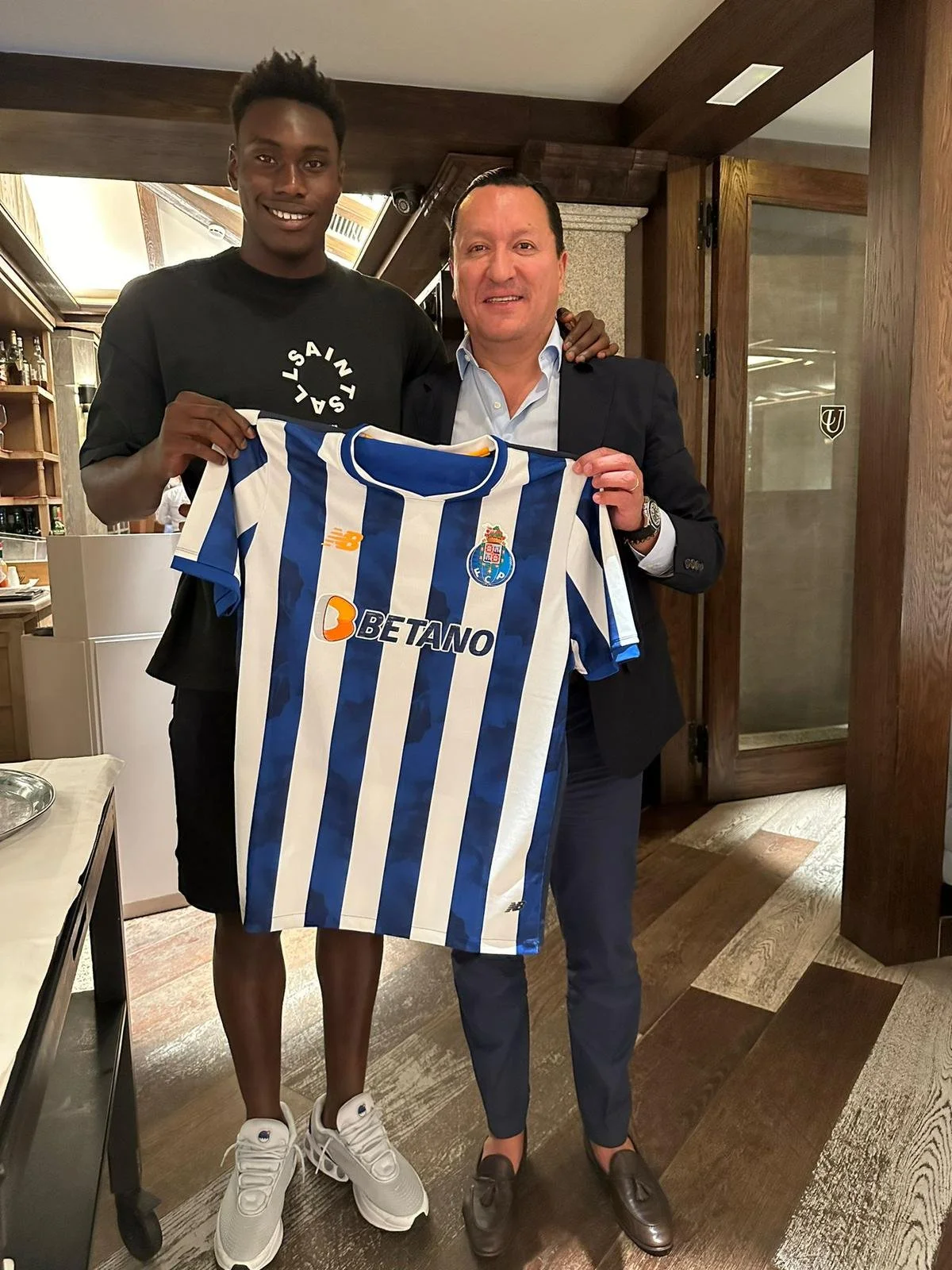 EL NUEVO FICHAJE DEL PORTO QUE TUVO INTERVENCIÓN COLOMBIANA