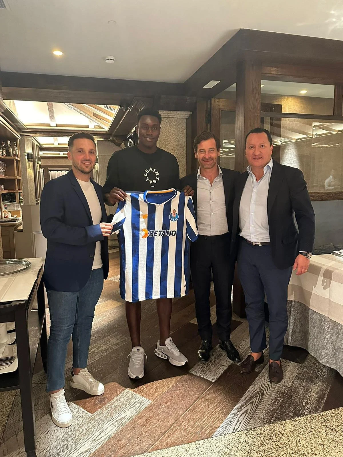 OFICIAL: SAMU FICHA POR EL OPORTO