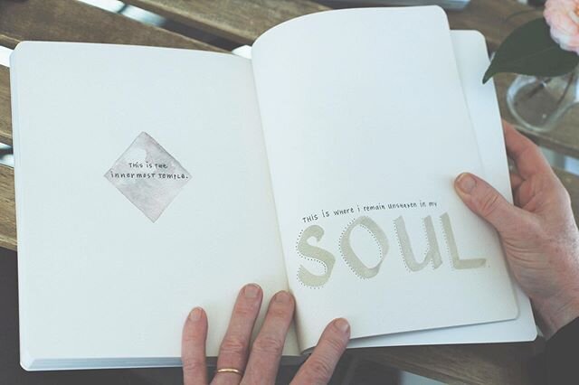 .
.
Journaling is such a powerful tool to use. Whatever you may be thinking or feeling lately just let it flow on paper.
.
Try writing when you first wake or before you go to bed. Go at your own pace and trust the process 💫
.
.
#journaling #journali