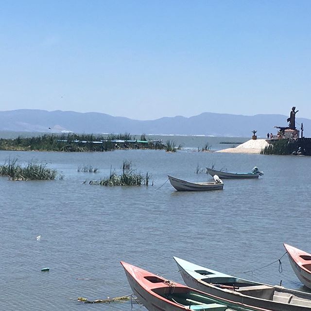 Relax at the lake after your procedure. We will arrange everything. #healthcareabroad #healthylifestyle #medicaltravel #medicaltourism #medicalvacation #medicalmexico www.wellnessbridge.org