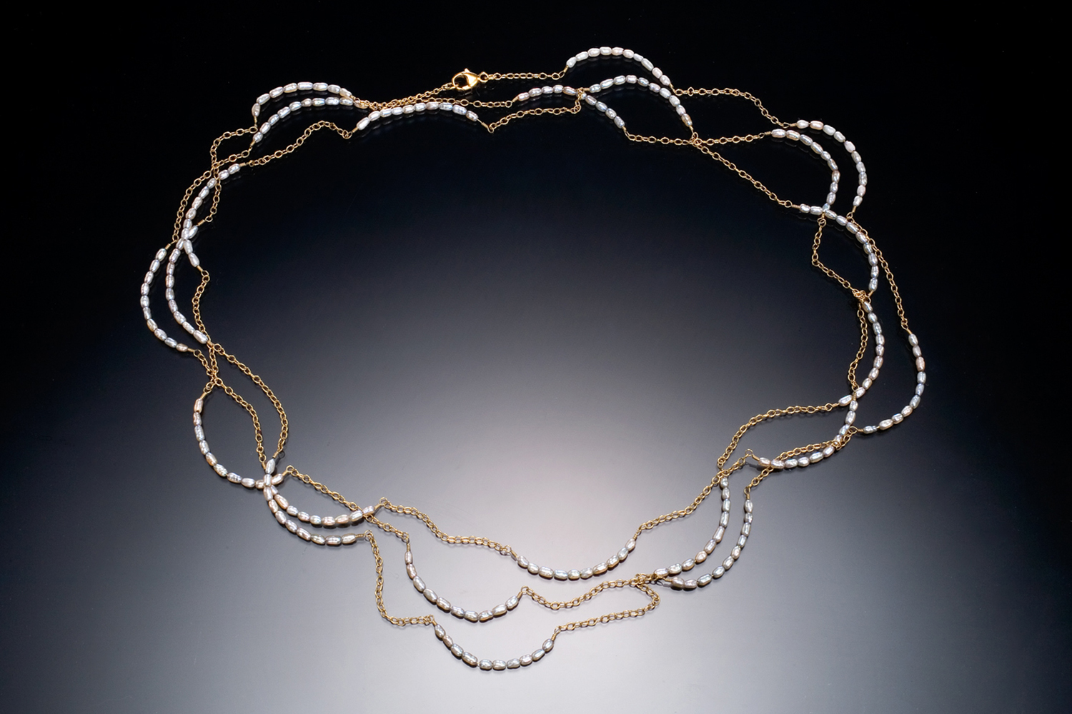 Skip and Stones. 18K Gold, Fresh Water Pearls
