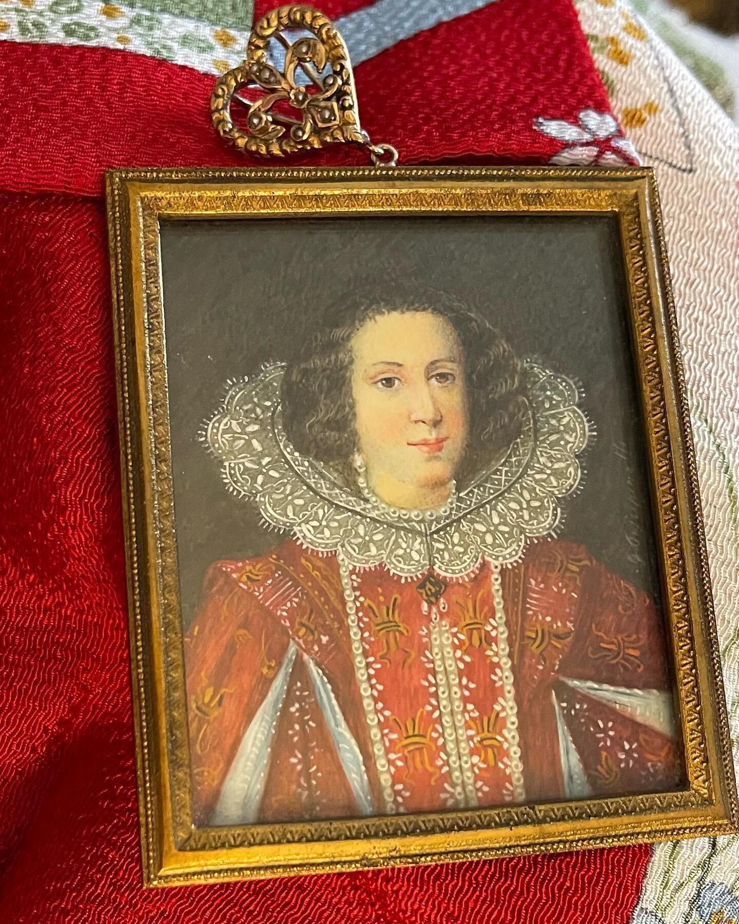 This exquisite miniature, which can be displayed as an art piece or worn as a pendant, beautifully displays an extraordinary figure in history: Catherine de' Medici. This is a younger Catherine, and she is beautifully depicted with a very intricate l