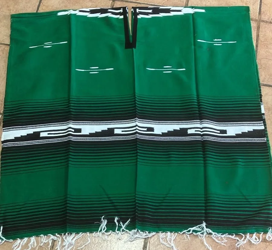 Gaban de Greca en Acrilan /Acrilan Greca Poncho