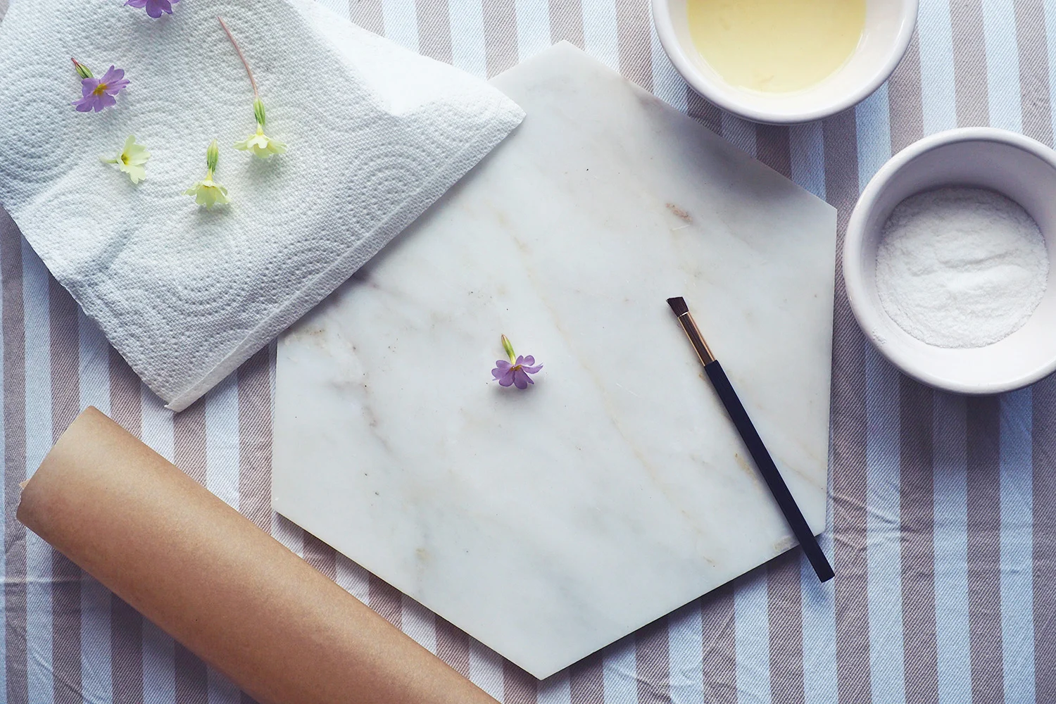 how-to-make-crystallised-primroses.jpg