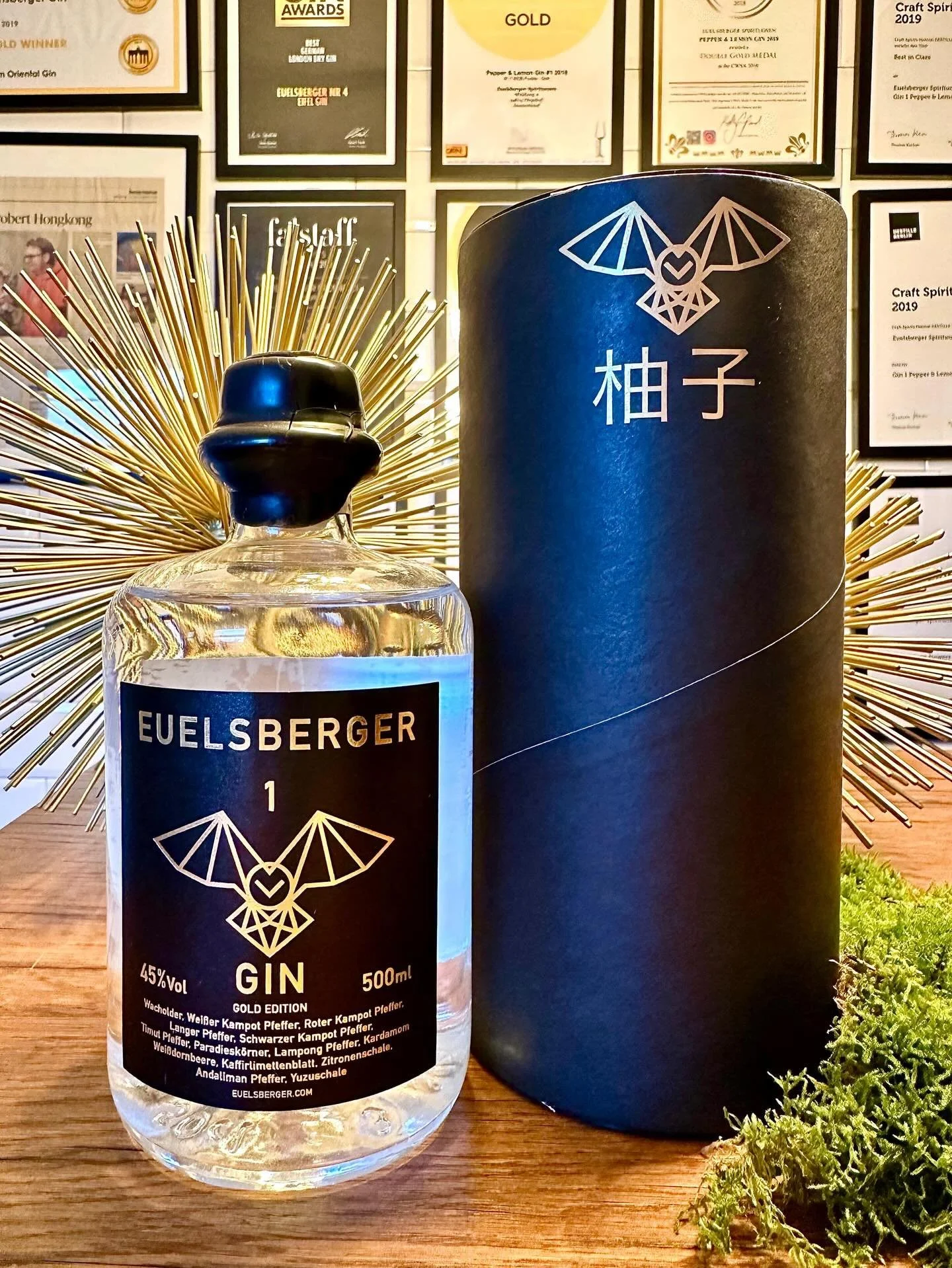 👋 Tsch&uuml;ss 2025! 
Ein Jahr voller Genuss, Begegnungen &amp; besonderer Momente! 🦉🫶🏼

2️⃣0️⃣2️⃣5️⃣ neigt sich dem Ende zu und es ist uns ein Anliegen, Danke zu sagen.

🙏 Danke an unsere Kunden, die unsere 🦉Spirituosen genie&szlig;en und wert