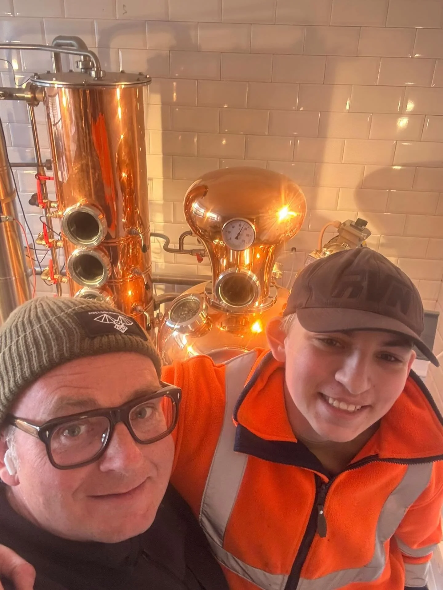 🔦 Heute gibt&rsquo;s wieder einen kleinen Blick hinter die Kulissen von 🦉 Euelsberger&hellip;

🔝Wir hatten tatkr&auml;ftige Unterst&uuml;tzung von Tom aus dem Harz, der seine Osterferien bei uns in Dingdorf 🌳🔆 verbracht hat. 
Es macht einfach Sp