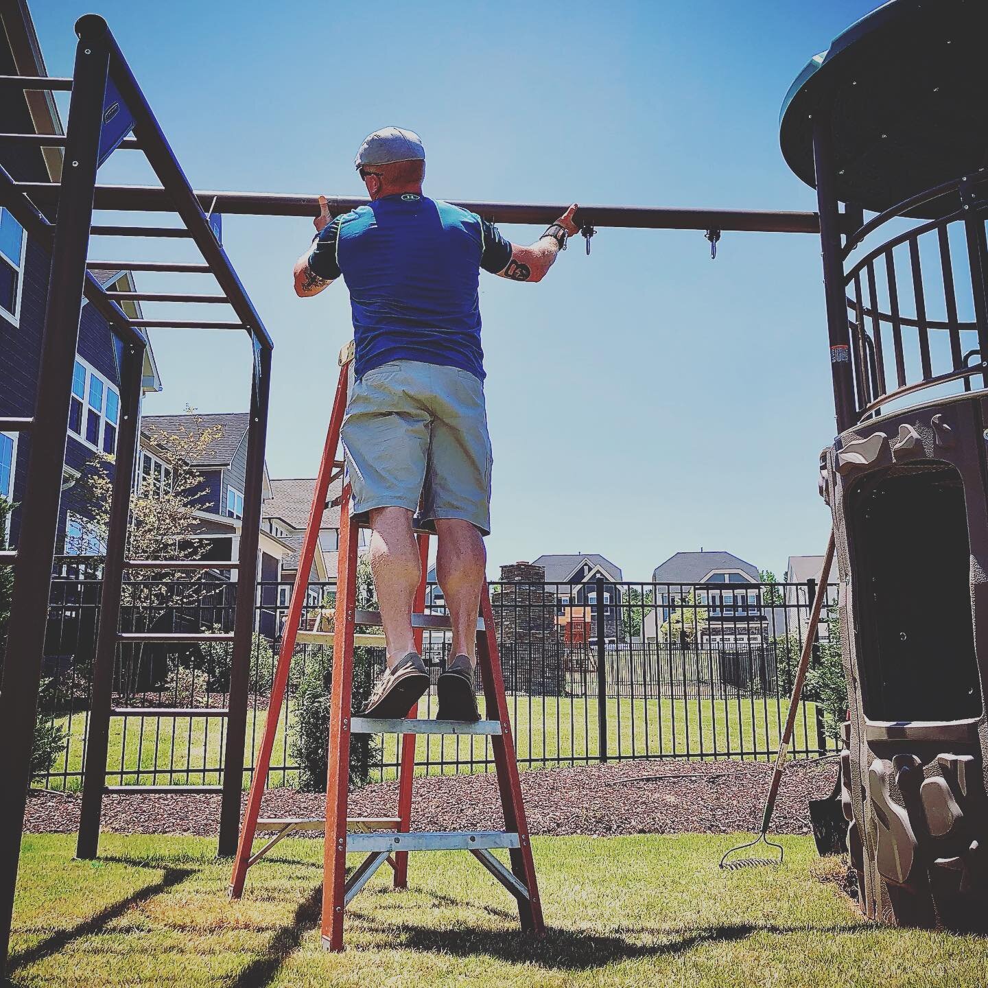 &ldquo;And then this thingy goes here, or something like that.....oh eff if I know....where&rsquo;s my mallet!? Who took the mallet!?&rdquo; 

#itaintgoingnowhere 

#strongarmofthelawn #playsetinstallation #swingsetinstallation #playgrounds #playset 