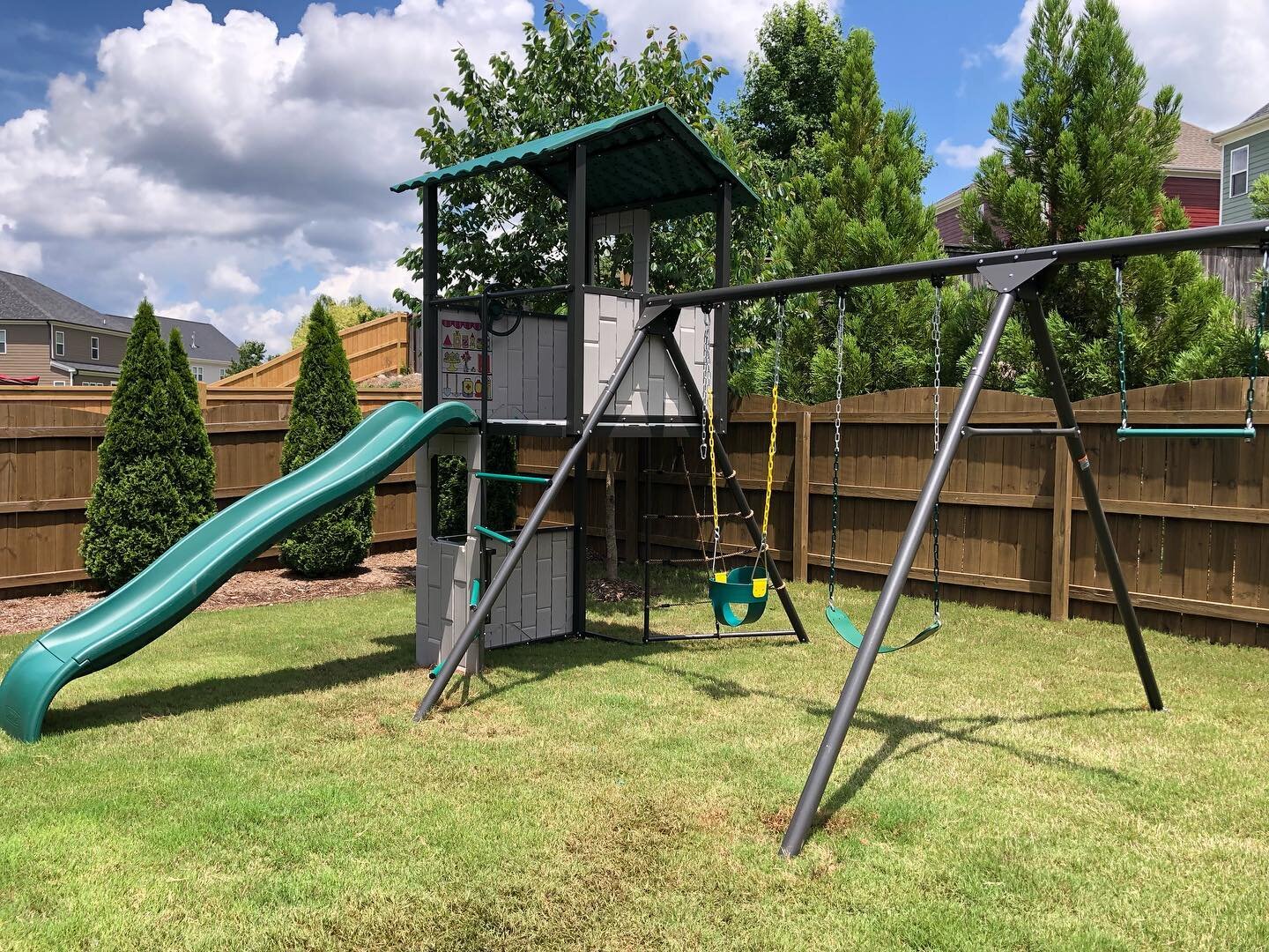 Lots of hot, muggy, sweaty, play set-building action going on. It&rsquo;s been a little soupy outside. 

#strongarmofthelawn #playsetinstallation #swingsetinstallation #playgrounds #playset #swingset #playgroundinstallation #theswingsetproject #plays