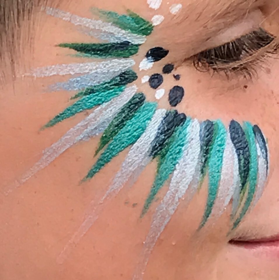 It&rsquo;s not all butterflies and unicorns&hellip; Facepainting for festival feels&hellip; 
Check our website for workshops or DM :) 
#facepainting #holidays #artworkshops