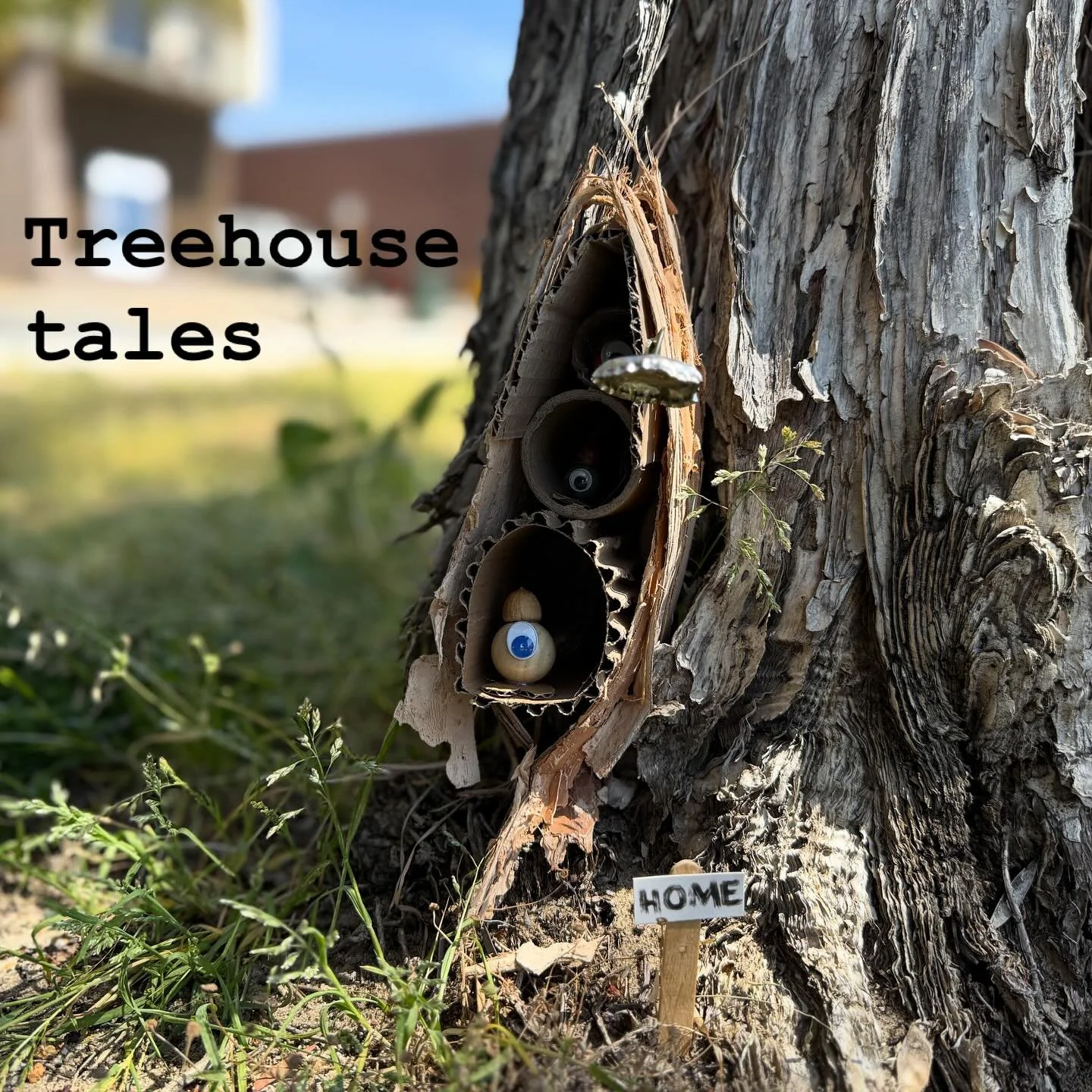 Throwback Thursday!

That time our miniMAKAs took a little walk to meet John at his Art Gallery and we met these little creatures!

What mini adventures have you done recently? 
How was your holiday creating and making? 
Did you explore something new
