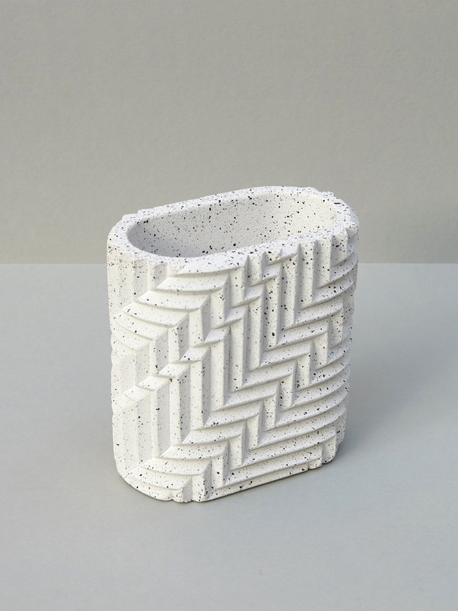 HB_Objects_Pen_pot_Granite_cat.jpg