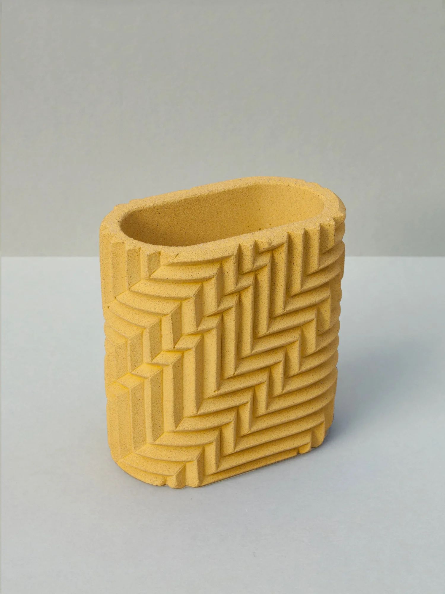 HB_Objects_Pen_pot_Yellow_cat.jpg