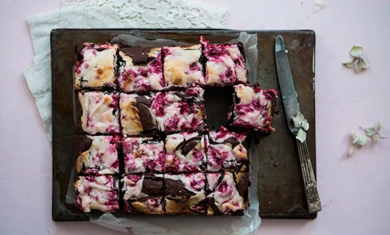 Valentine’s Raspberry Cheesecake Brownies