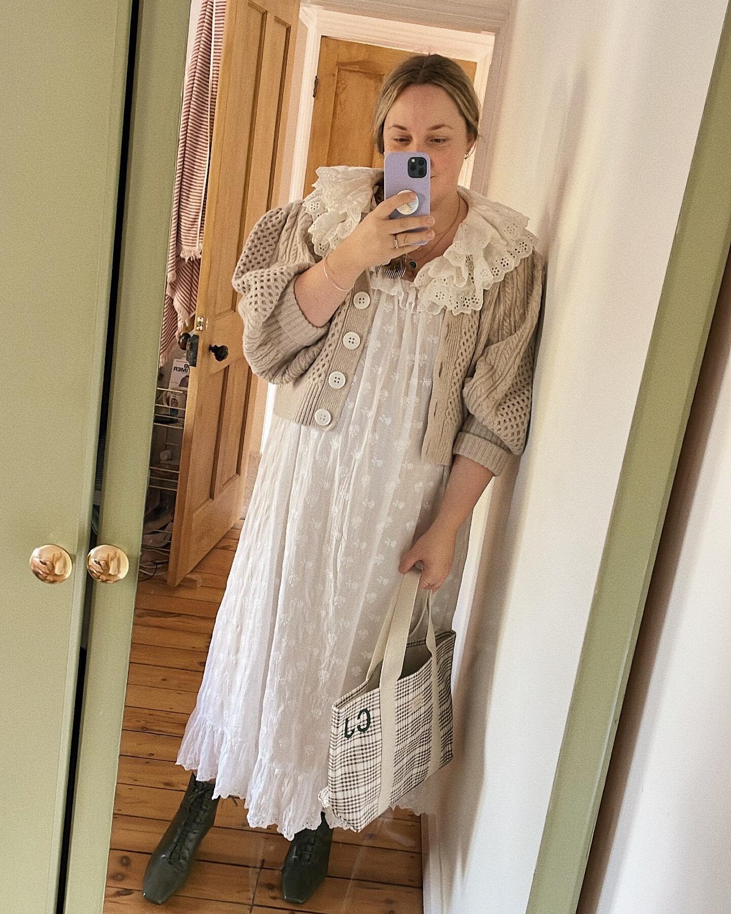 Mirror selfies is all I&rsquo;ve been managing atm, but here&rsquo;s a round up of what I&rsquo;ve wearing the past month. Floaty dresses, statement coats, a lot of loungewear and Birkenstocks, and jumpsuits for when I&rsquo;m feeling athletic! 

P.S