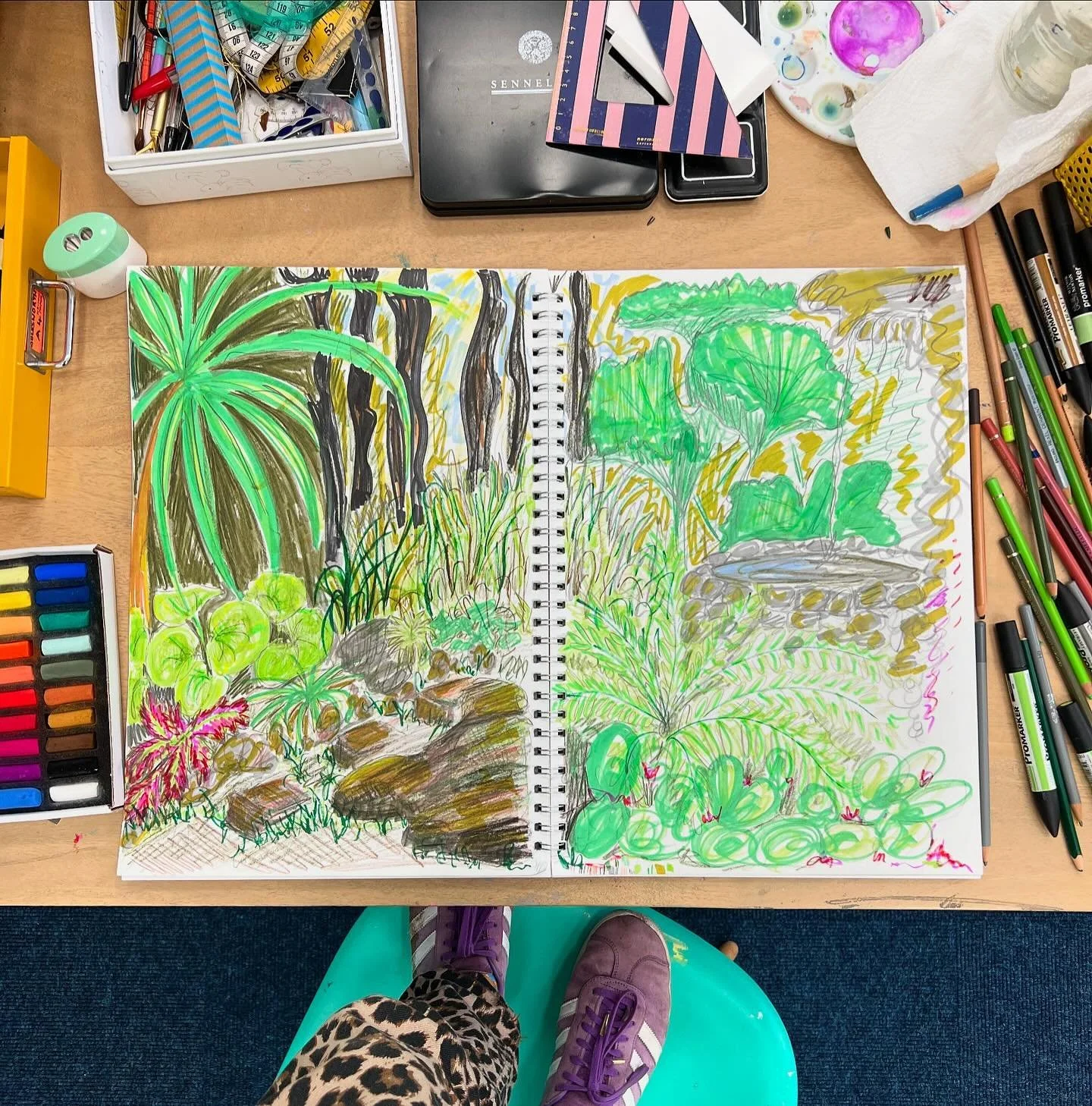 Morning Colour Challenge - sketches taking on a botanical vibe today 🍃🍂🍁🌿
〰️
Inspired by a trip to the Hidden Gardens @plascadnant (and my desire to &lsquo;learn&rsquo; plants!) 
〰️
#morningcolourchallenge #sketchbook #doodle #artexercise #letitf