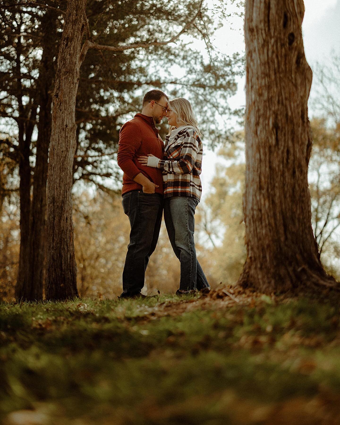 Close your eyes. You don&rsquo;t always need to see one&rsquo;s face to feel how much they love each other. Josh and Alyssa are very excited to have their wedding at the amazing Hidden Creek Estates. During our session together, we used the light to 