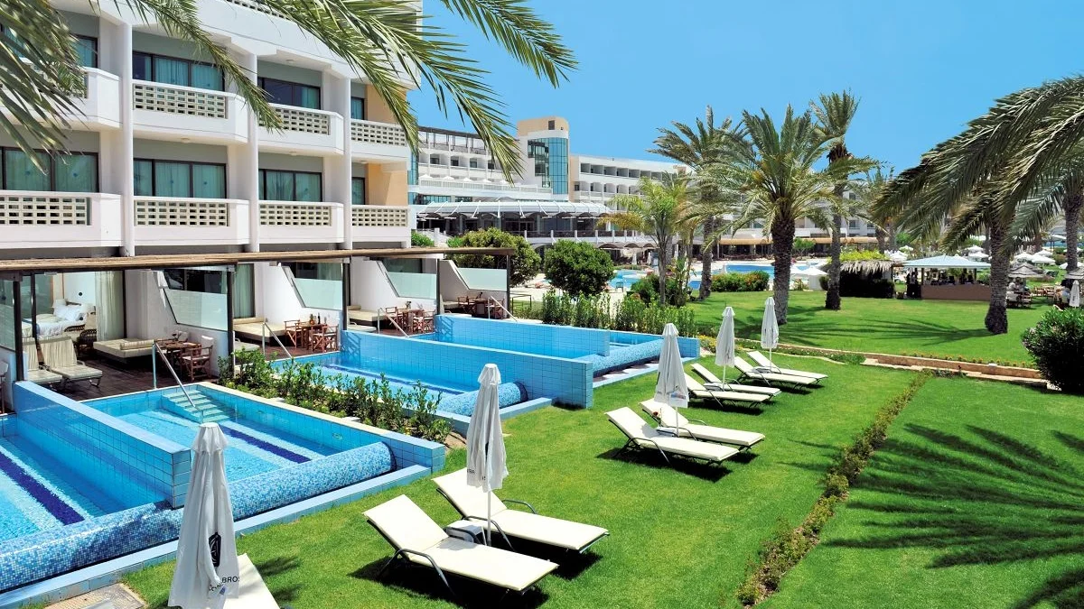 Private Pool Rooms