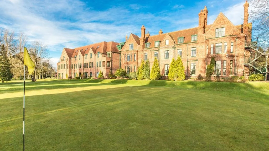 Golf Course is a 6187 yard par-72