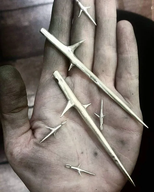 Morning loves!
What are you up to today?

Don't miss out on the sale use code
LARGETHORN40 to save 40% off your necklace

#goth #grunge #black #gothic #creep #goths #alternativefashion #create  #alternativegirl #jewelry #nature #design