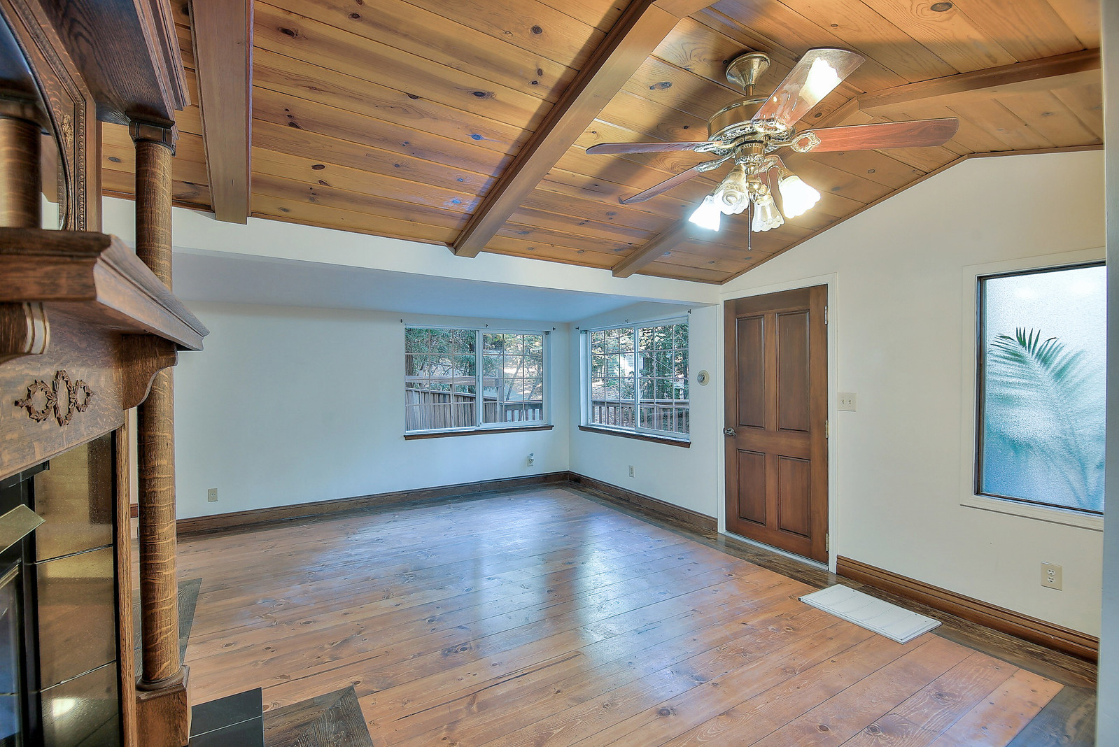 17_f8_11033_Sequoia_Ave_110718_018_mls.jpg