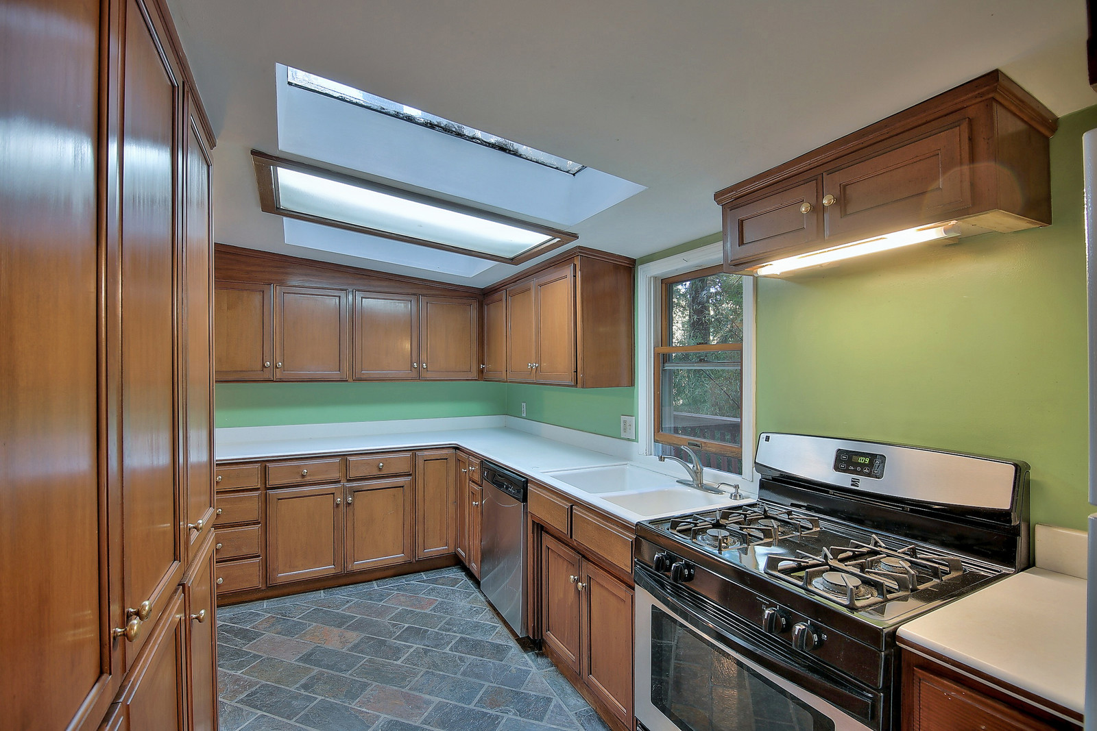 20_f8_11033_Sequoia_Ave_110718_021_mls.jpg