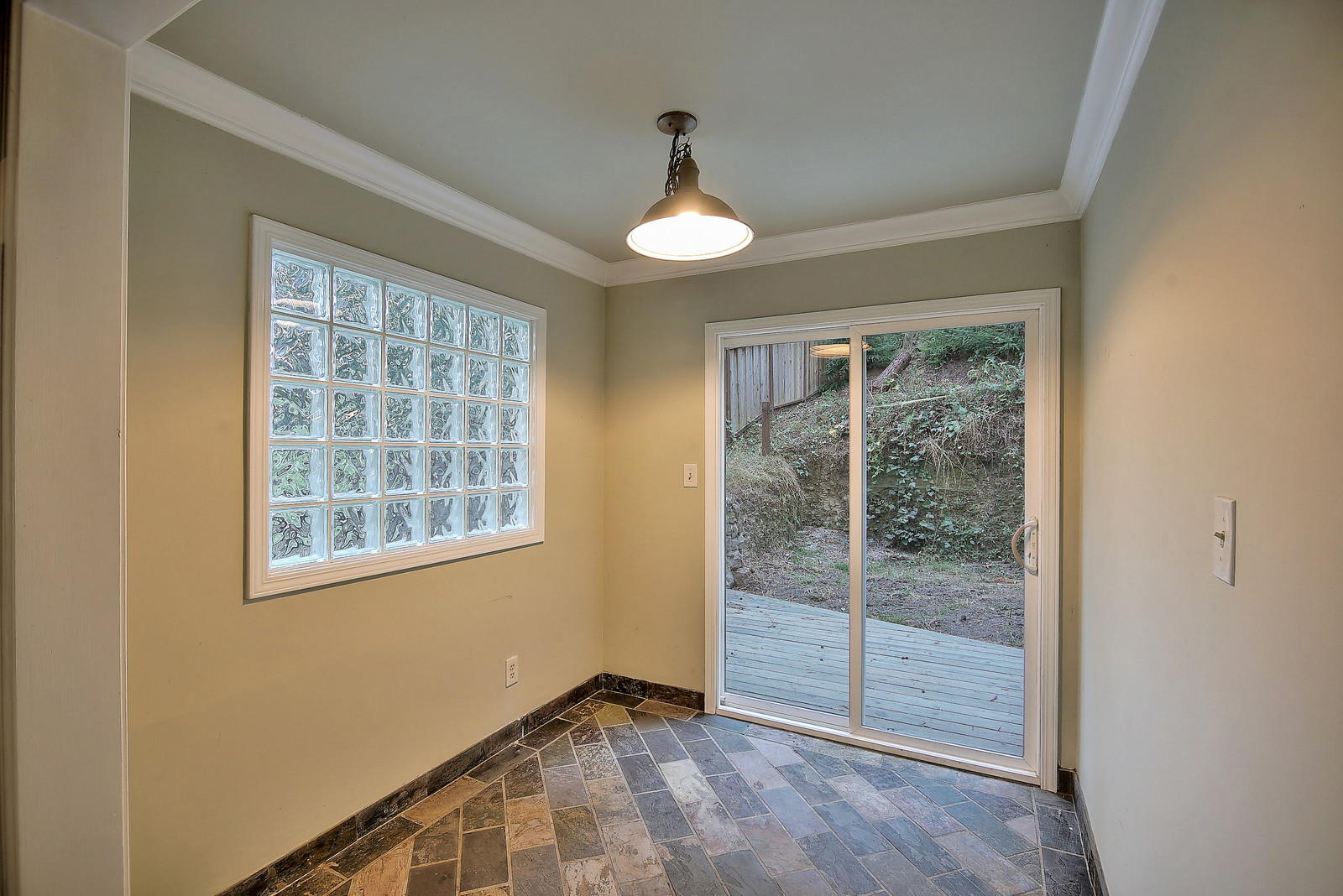 25_f8_11033_Sequoia_Ave_110718_026_mls.jpg