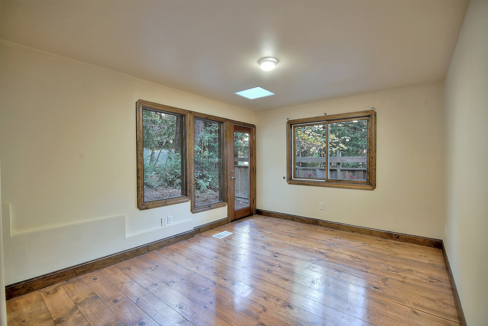 31_f8_11033_Sequoia_Ave_110718_032_mls.jpg