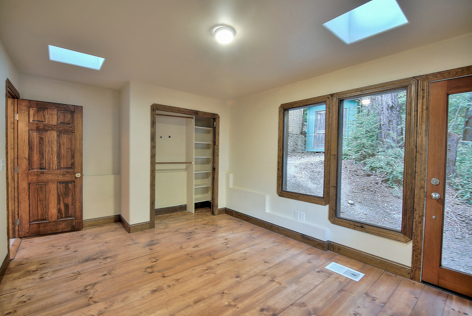 32_f8_11033_Sequoia_Ave_110718_033_mls.jpg