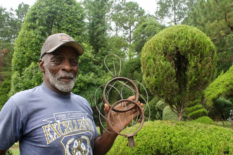 Pearl+Fryar+Black+People+with+Plants+Collection+of+Collections.jpg