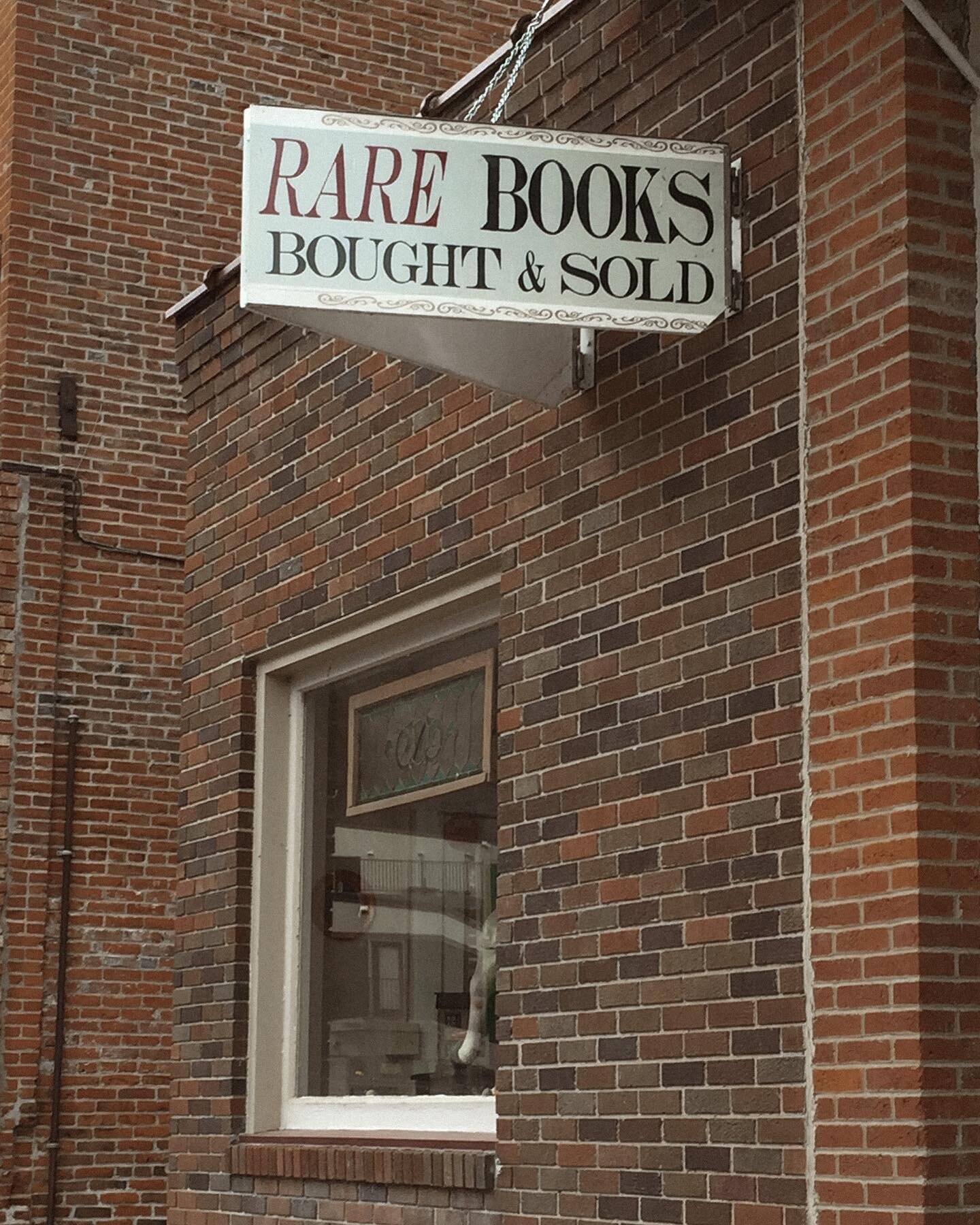 🍁 Rivertown Fine Books: McGregor, IA, USA