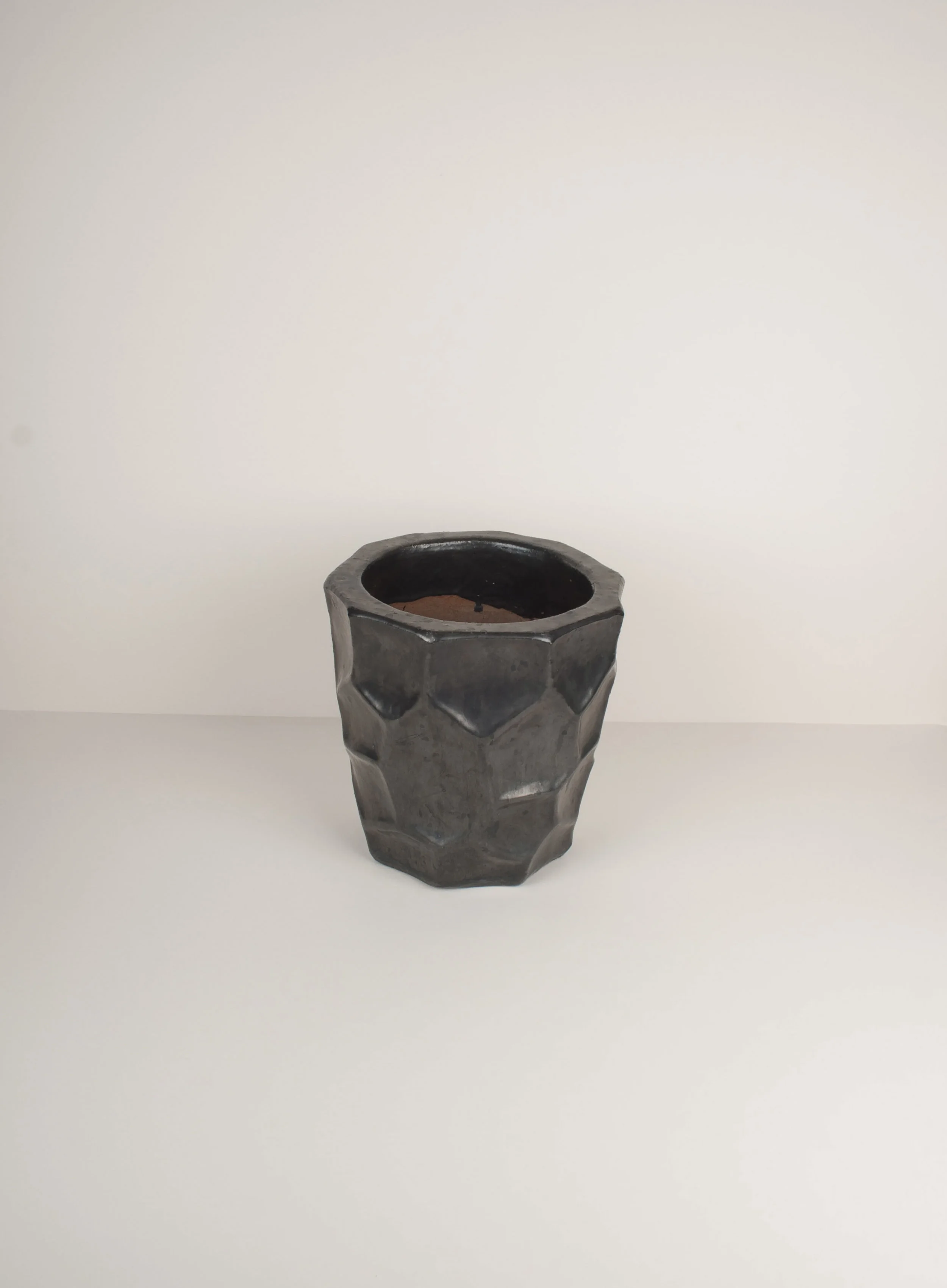 Grand pot martelé