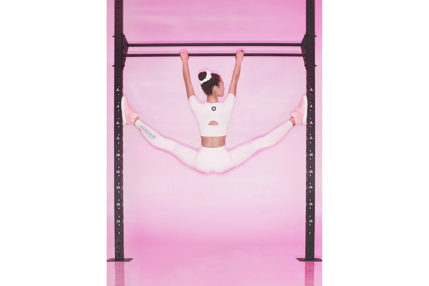 https___hypebeast.com_wp-content_blogs.dir_6_files_2019_04_alexander-wang-adidas-originals-season-5-spring-summer-80s-club-gym-collection-8.jpg