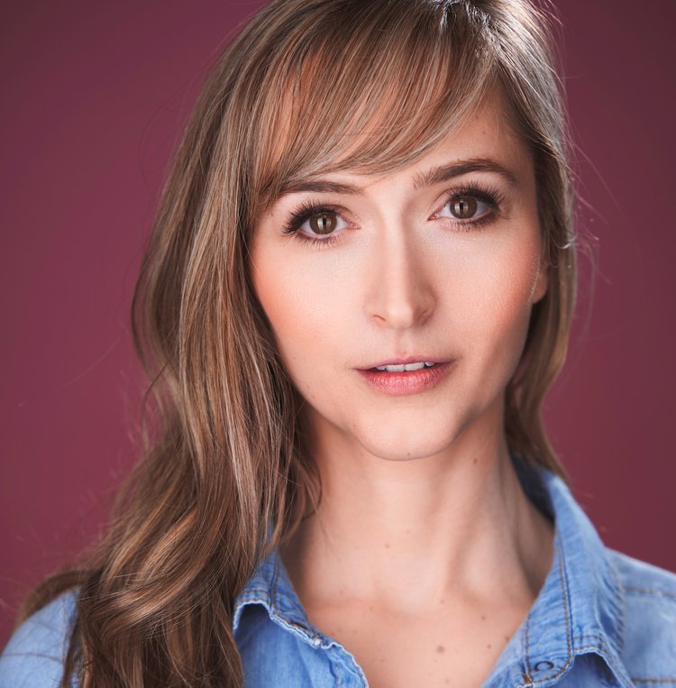 ABIGAIL PASCHKE - Carrie Pipperidge