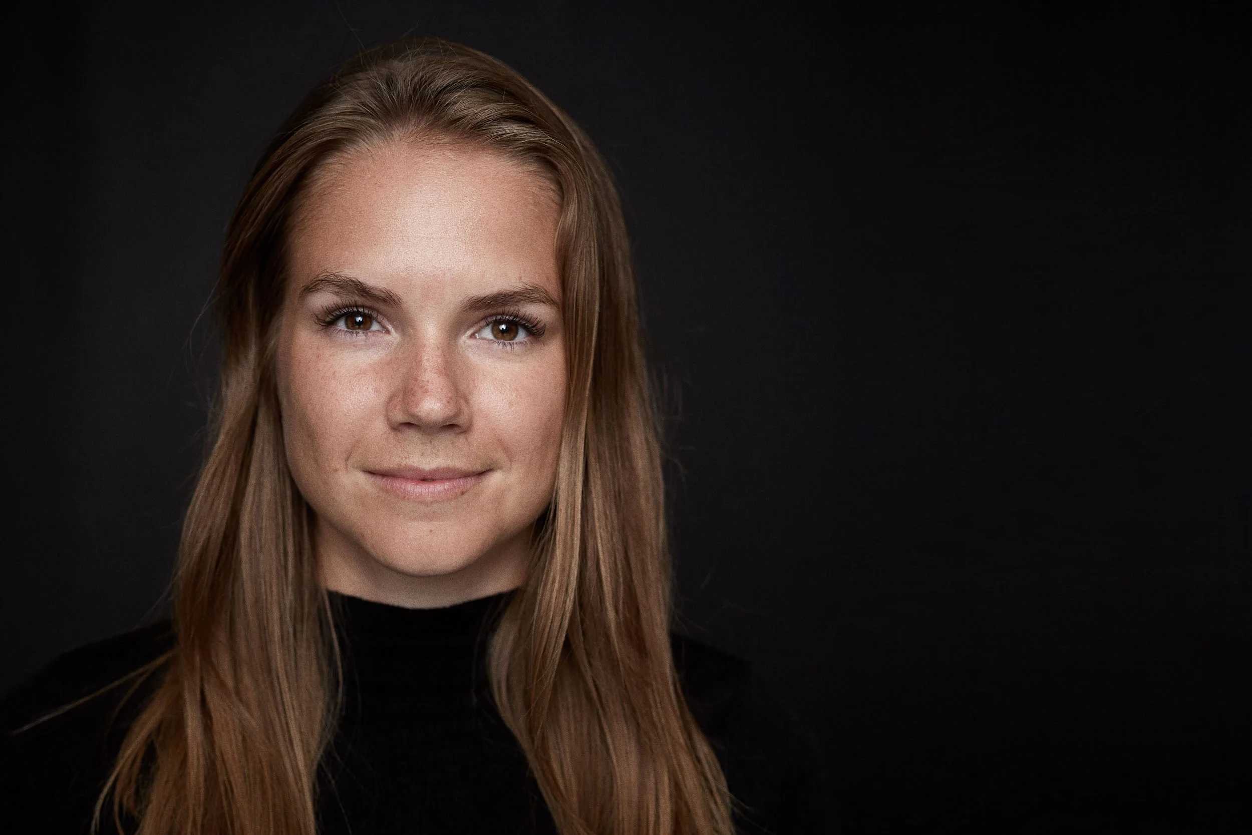 Portrætbilleder taget af fotograf Martin Laugesen Grim studies i Århus. Billederne er taget i grim studies fotostudie i Århus C