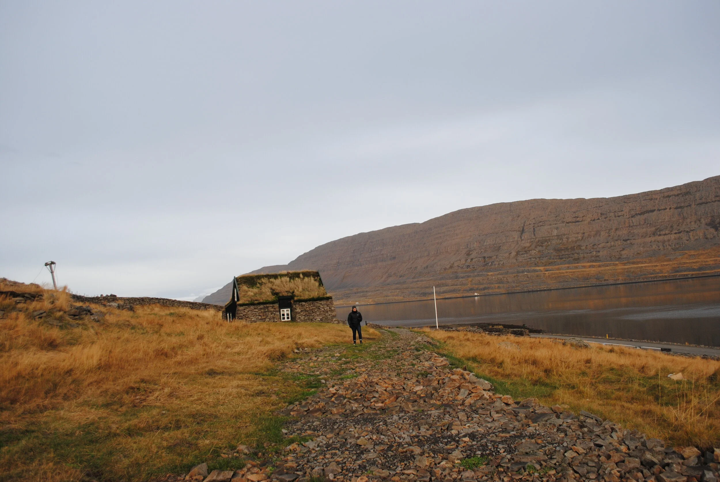 Jen K. Hughes, Litlibær at Ísafjarðardjúp, 2016. Photo by Margit Barna.