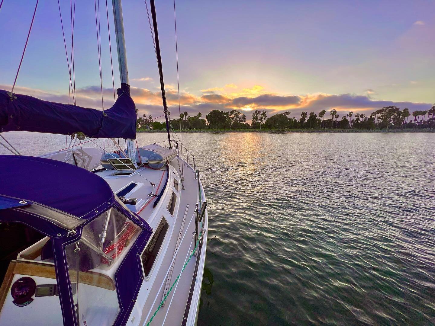 Took a much needed night off to relax at anchor. It&rsquo;s been exactly 1 year since buying this new boat and I&rsquo;m disappointed to admit this is the first time I&rsquo;ve ever anchored it out. Been too busy taking other peoples boats out. Feels